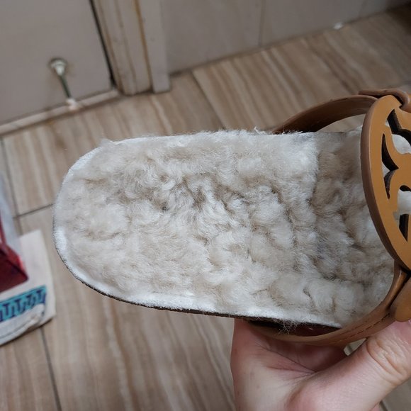 TORY BURCH Brown Miller Cloud Genuine Shearling Thong Sandal - Picture 4 of 7